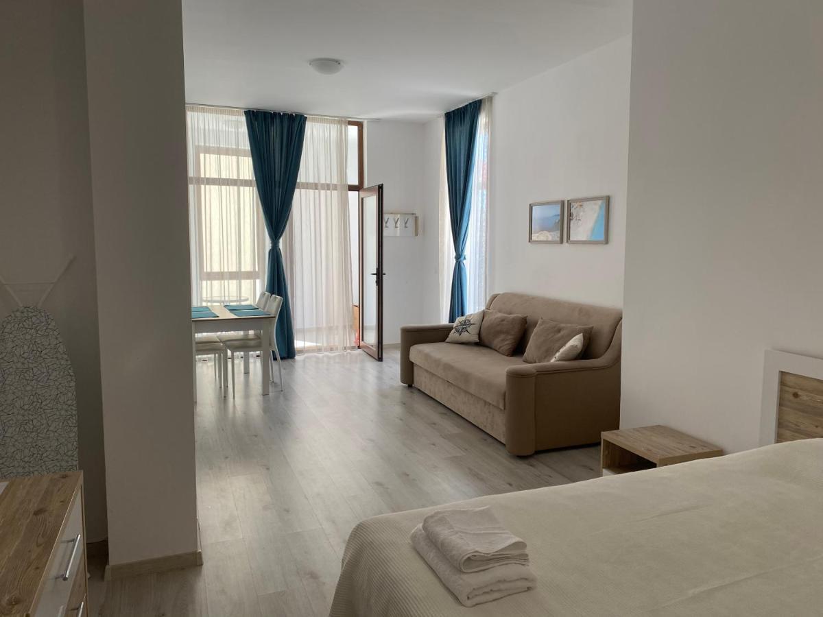 Sea Apartment Maria Balchik Bagian luar foto